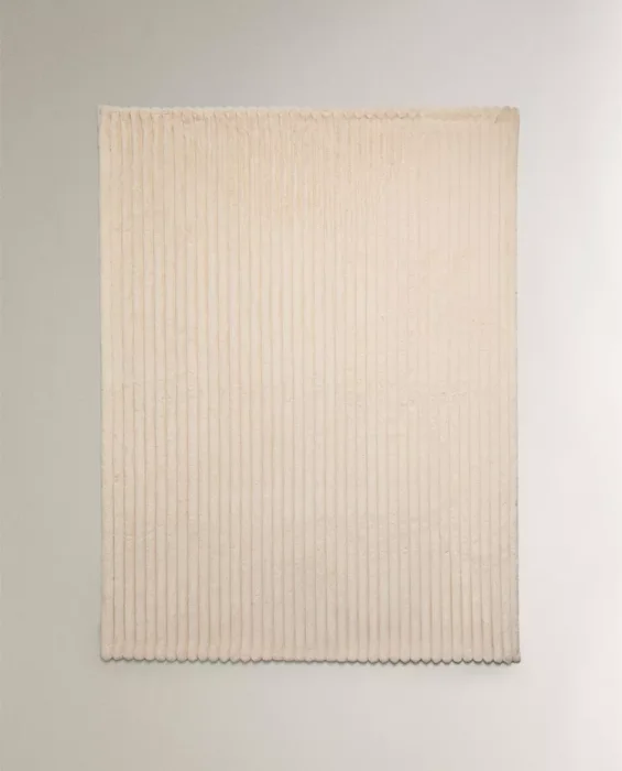 MANTA POLAR TEXTURA en Beige - Textiles, Uruguay | Zara Home, vista 2