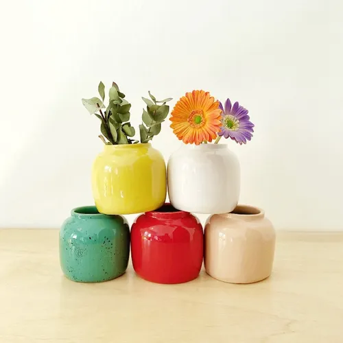 Jarrón de cerámica en Amarillo, Turqueza, Rojo, Rosa, Blanco - Muebles, Uruguay | Decoramuss