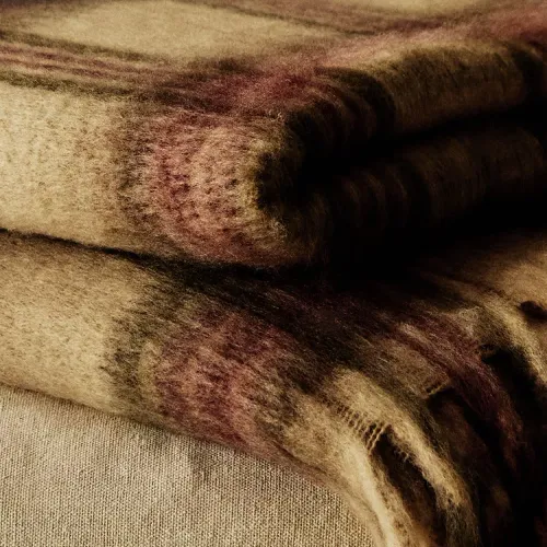 MANTA SUAVE CUADROS FLECOS en Multicolor - Textiles, Uruguay | Zara Home