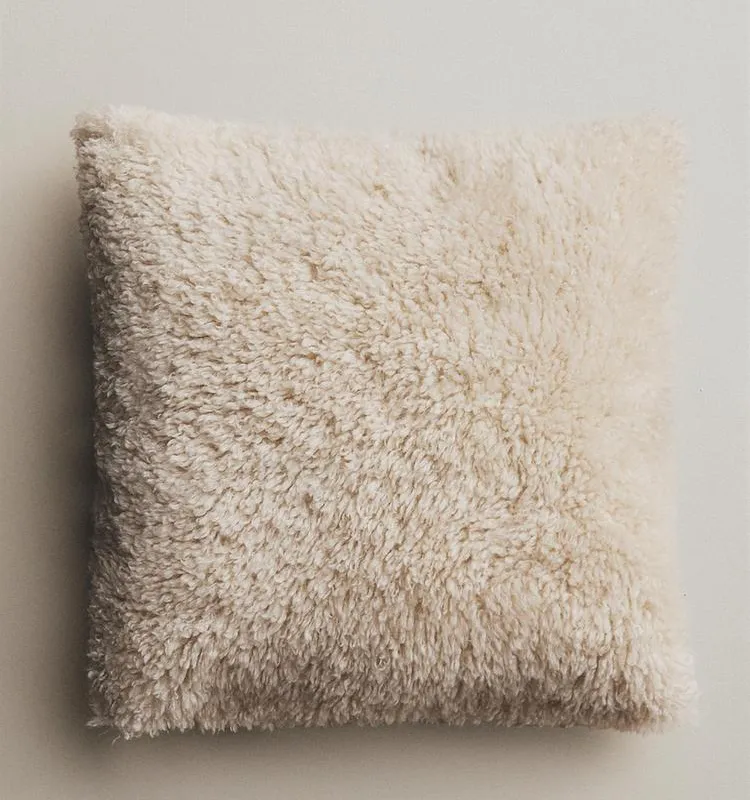 FUNDA COJÍN PELO - Textiles, Uruguay | Zara Home