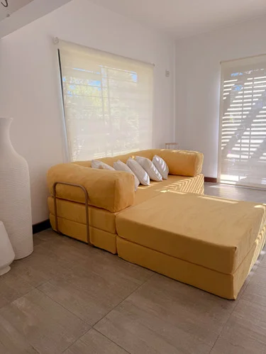 Soffa Teddy + Ottomana en Amarillo - Sillones y sofás, Uruguay | Bloop Home, vista 2