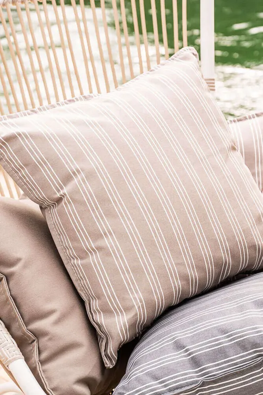 ALMOHADON EXTERIOR RAYAS - BEIGE - 45 X 45 en Beige - Muebles para el exterior, Uruguay | La Iberica