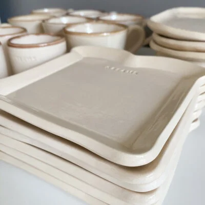 Plato Tostada de Cerámica en Beige - Decoración, Uruguay | Dreams On Time, vista 7