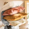 ALMOHADON TERCIOPELO ORO - 55 X 55 CMS en Dorado - Textiles, Uruguay | La Iberica, vista 13 de 18