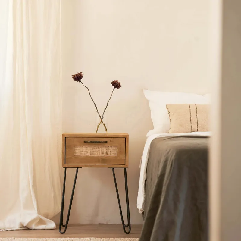 Mesita de noche industrial Marnie en Madera natural - Mesas de luz, Uruguay | Treehouse Deco