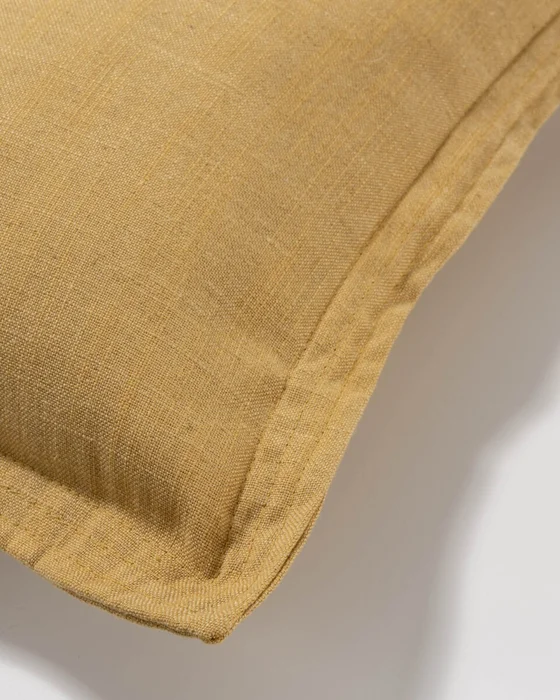 Almohadón Maelina 60 x 60 cm - mostaza en Amarillo - Textiles, Uruguay | Kavehome, vista 4