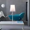 Birdie table grande by Ludovica & Roberto Palomba / white glass en Blanco - Lámparas de mesa, Uruguay | Mad for Modern, vista 3 de 3