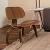 Butaca Eames - Nogal en Marrón - Butacas, banquetas y puffs, Uruguay | Walnut, vista 1 de 3