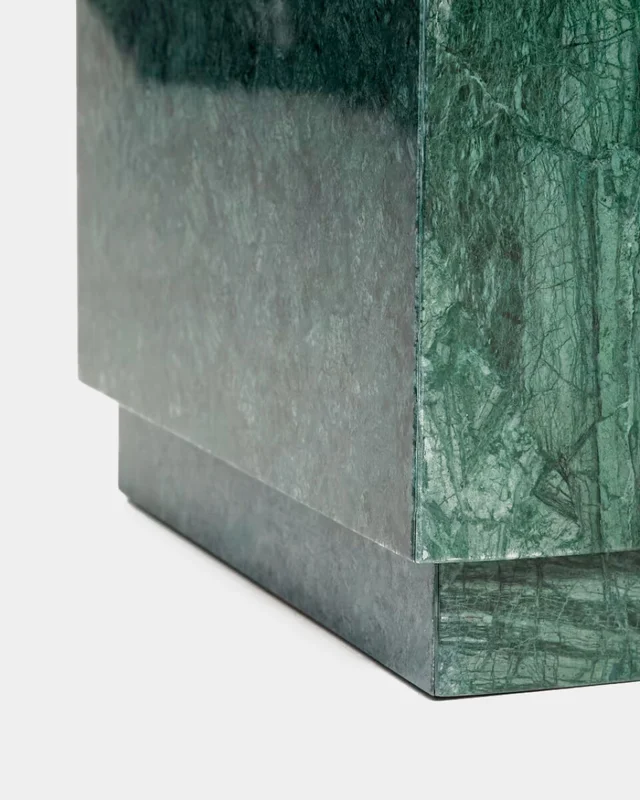 Mesa auxiliar Sorein de mármol verde 40 x 40 cm en Verde - Mesas de arrimo, Uruguay | Kavehome, vista 3