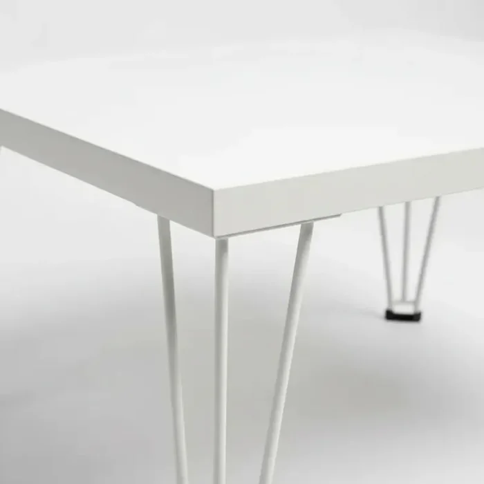 Mesa Ratona blanca con patas de metal - PRODUCTO CON DETALLES en Blanco - Mesas de living, Uruguay | Champagne Home, vista 2