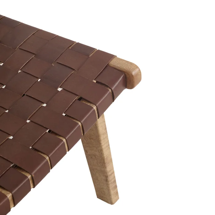Butaca Cuero-y-madera Marron Kaia en Marrón - Sillones y sofás, Uruguay | Divino, vista 7