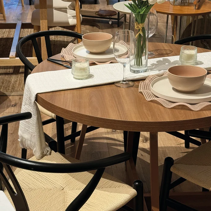 Mesa de Comedor Redonda - Atix - Rose en Madera natural - Mesas de comedor, Uruguay | Ecowood, vista 4