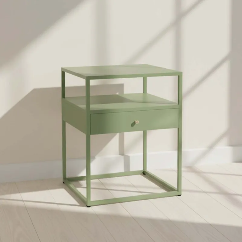Mesa Lateral Baja Metal Verde Olivia en Verde - Mesas de living, Uruguay | Divino