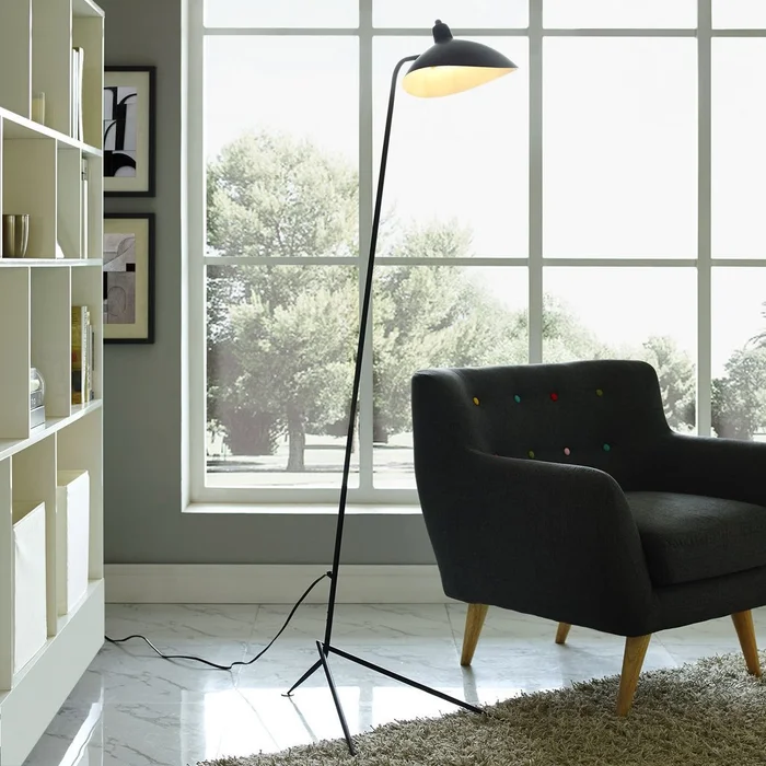Lampadaire Droit | Serge Mouille en Negro - Lámparas de pie, Uruguay | Mad for Modern, vista 3