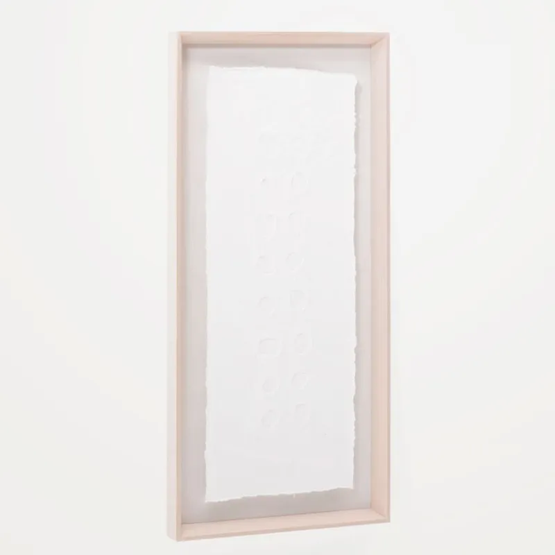 Cuadro abstracto Olvin de papel reciclado blanco con relieves hechos a mano - 44 x 94 cm en Blanco - Decoración de pared, Uruguay | Kavehome