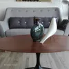 Tulip Coffee Table | Eero Saarinen en Madera natural - Mesas de living, Uruguay | Mad for Modern, vista 2 de 3
