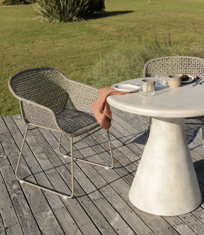 MESA COMEDOR NOVARA CEMENTO en Gris - Muebles para el exterior, Uruguay | Masinfinito Casa, vista 3