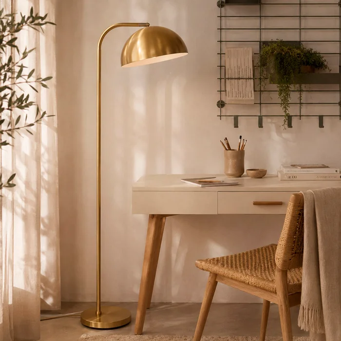 Lámpara de pie Eira en Dorado - Lámparas de pie, Uruguay | Alta Gracia Deco, vista 2
