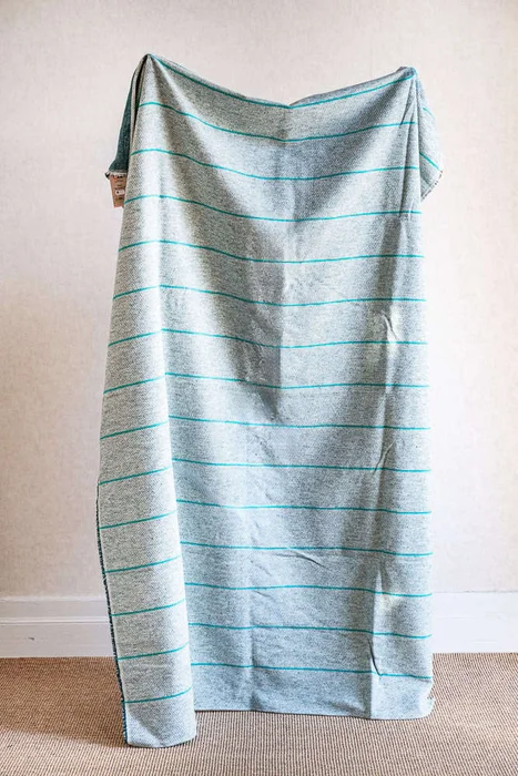MANTA AUSTRIACA BLUE DENIM - ORANGE STRIPES - 2.00 X 1.40 MTS en Multicolor - Textiles, Uruguay | La Iberica