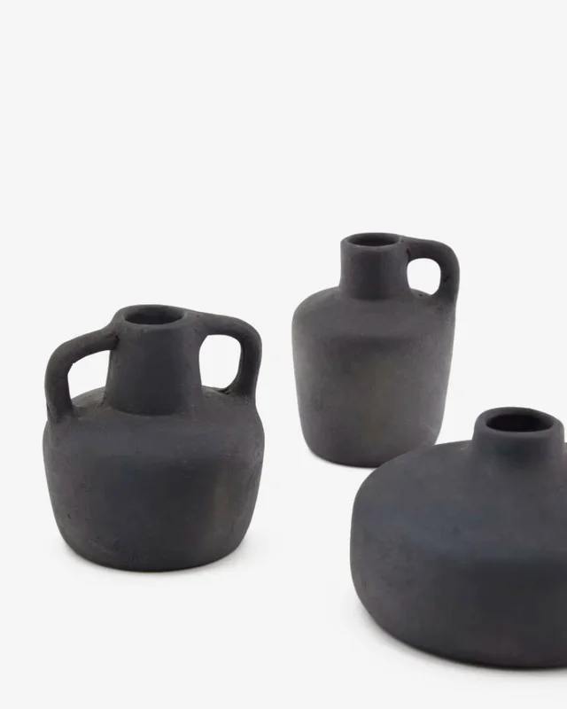 Set Sofra de 3 jarrones de terracota con acabado negro 6 cm / 7 cm / 10 cm en Negro - Jarrones, Uruguay | Kavehome, vista 3
