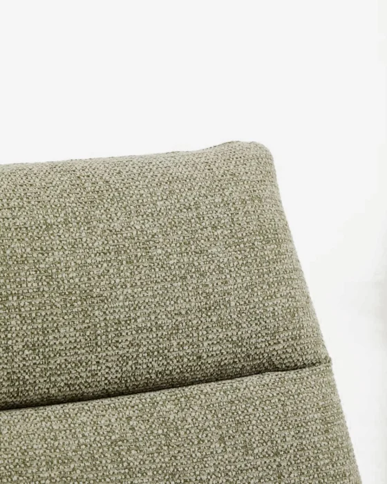Butaca Asen - de chenilla verde y patas de acero negro FSC 100% en Beige - Butacas, banquetas y puffs, Uruguay | Kavehome, vista 3