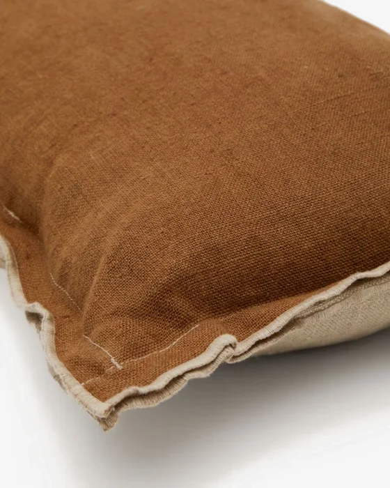 Almohadón Sagi de lino - de lino beige y marrón 30 x 50 cm en Marrón - Textiles, Uruguay | Kavehome, vista 2