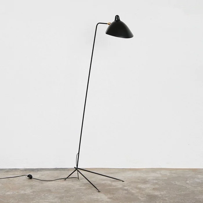 Lampadaire Droit | Serge Mouille en Negro - Lámparas de pie, Uruguay | Mad for Modern