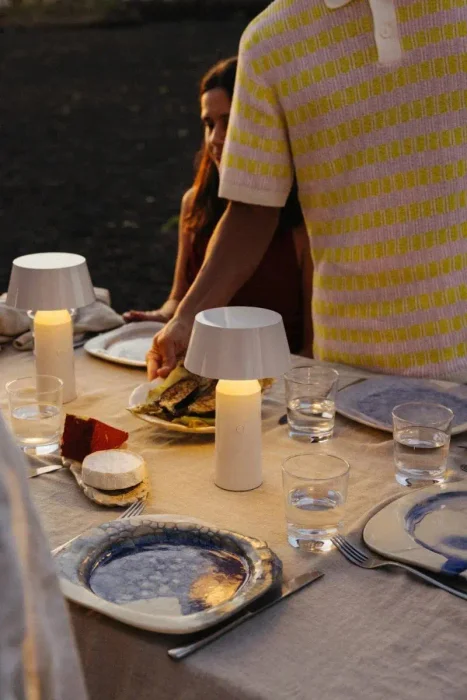 Bicoca Blanco Dimerizable  en Blanco - Lámparas de mesa, Uruguay | Darko Lighting, vista 3