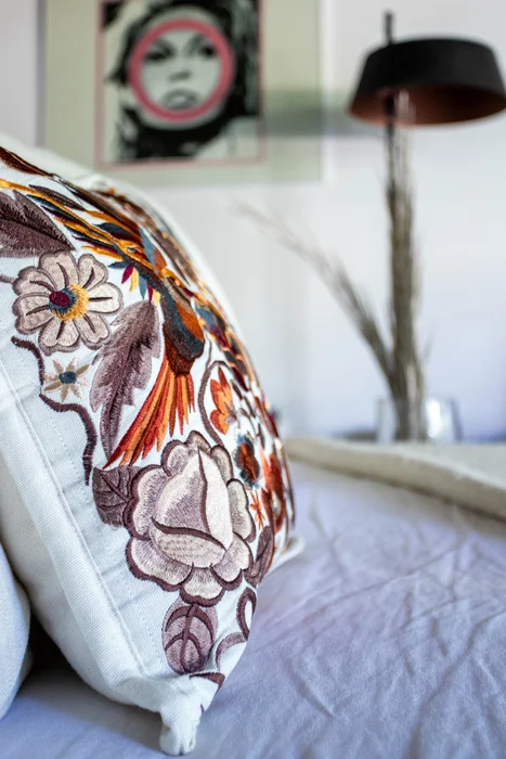 Almohadón ZAL blanco en Multicolor - Textiles, Uruguay | Almohadones ZAL, vista 3