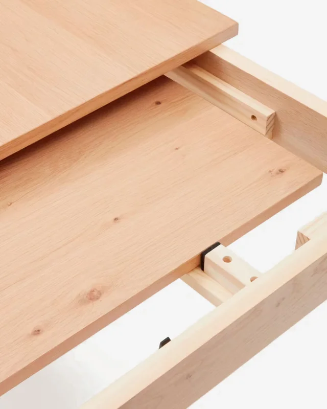 Mesa extensible Yain de chapa y madera maciza de roble - 120 (180) x 80 cm en Madera natural - Mesas de comedor, Uruguay | Kavehome, vista 4