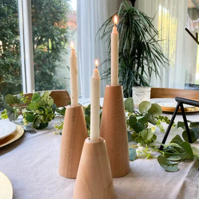 Set candelabros cono x 3 en Madera natural - Velas y Portavelas, Uruguay | Dreams On Time, vista 4