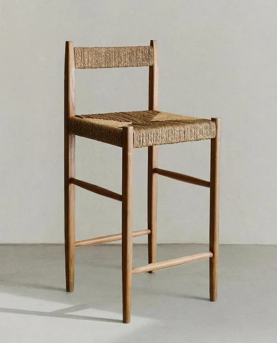 TABURETE ALTO MADERA FRESNO en Madera natural - Sillas, Uruguay | Zara Home