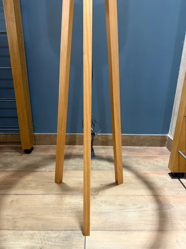 Lámpara de Pie Apollo con Pantalla Algodón en Madera natural - Lámparas de pie, Uruguay | Berna Home, vista 5