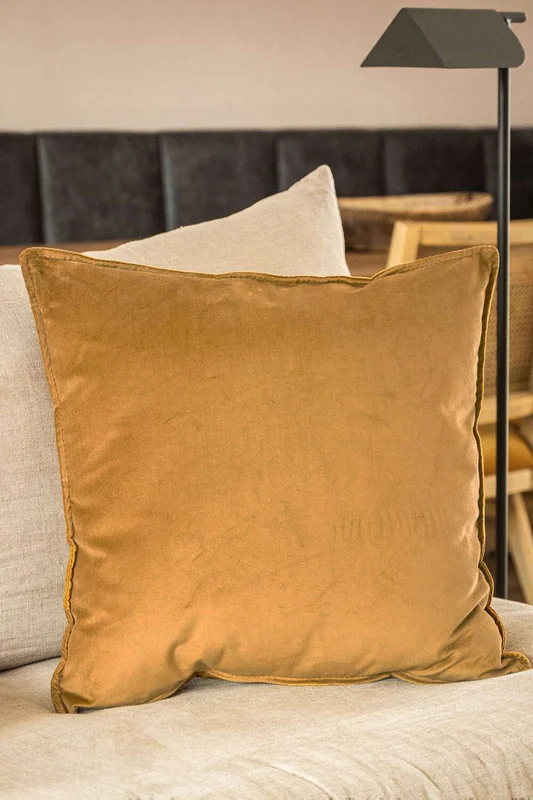ALMOHADON TERCIOPELO ORO - 55 X 55 CMS en Dorado - Textiles, Uruguay | La Iberica, vista 18
