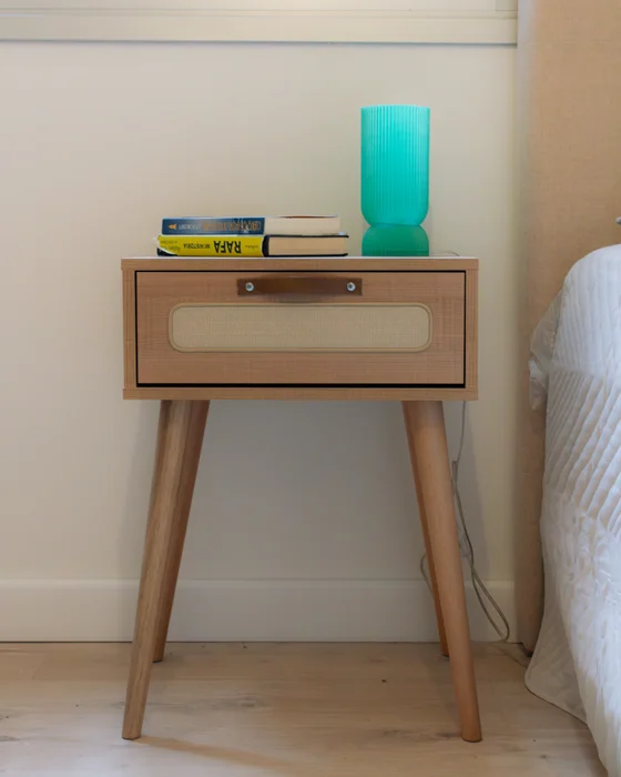 Mesa de Luz Praga - Marrón Claro con Esterilla en Madera natural - Mesas de luz, Uruguay | Berna home, vista 2