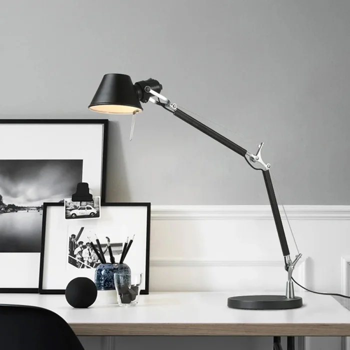 Lámpara de Mesa Charlotte Negra en Negro - Lámparas de mesa, Uruguay | Serlux, vista 2