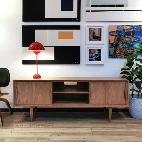 Mueble TV | Ib Kofod-Larsen en Madera natural - Aparadores y recibidores, Uruguay | Mad for Modern