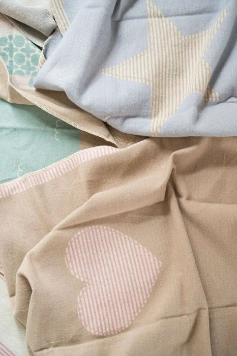 MANTA AUSTRIACA KIDS - CORAZON ROSA - Textiles, Uruguay | La Iberica, vista 8