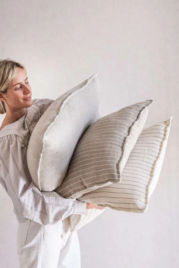 ALMOHADON LINO ALTO GRAMAJE RAYADO BEIGE - 55 X 55 en Beige - Textiles, Uruguay | La Iberica, vista 2
