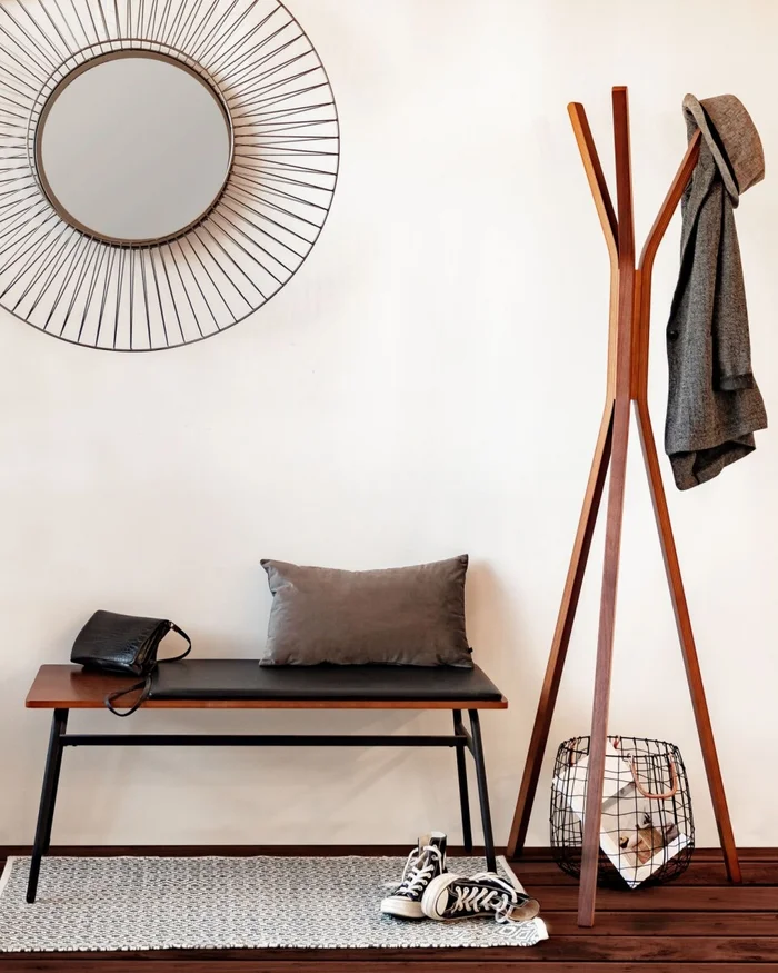 Perchero Chelsey madera maciza de caucho 170 cm en Madera natural - Percheros y colgadores, Uruguay | Kavehome, vista 2