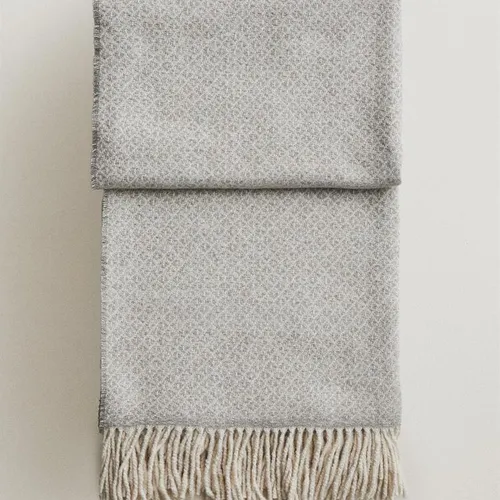 MANTA ESTRUCTURA ROMBOS en Gris - Textiles, Uruguay | Zara Home