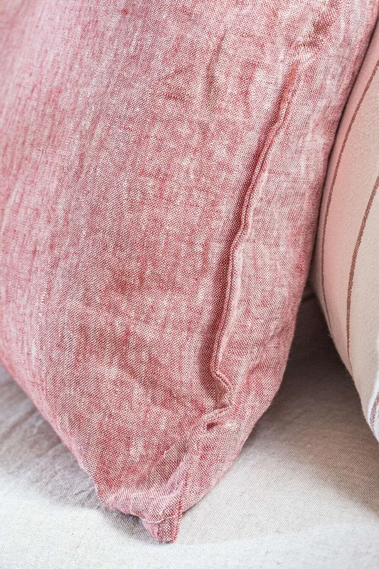 ALMOHADON PAZ - LINO DENIM CHERRY - 70 X 43 CMS - Textiles, Uruguay | La Iberica, vista 3