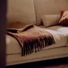 Sofá Veliro 3 plazas de chenilla beige y patas de acero con acabado negro 240 cm FSC Mix Credit en Beige - Sillones y sofás, Uruguay | Kavehome, vista 3 de 10