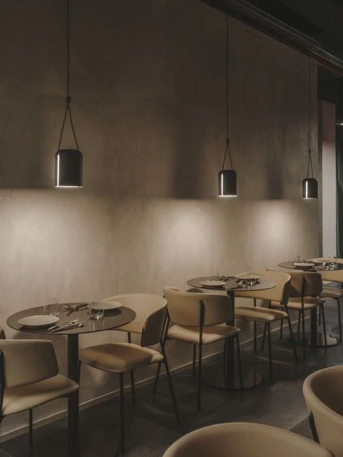 Attic Negro en Negro - Lámparas colgantes, Uruguay | Darko Lighting