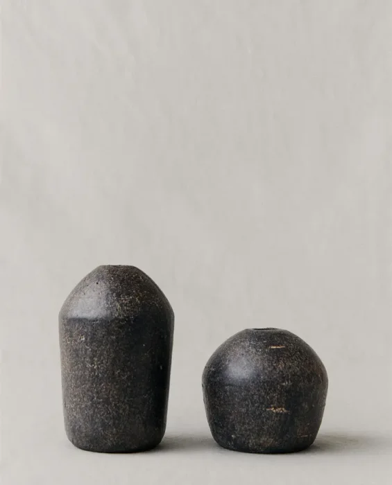 JARRÓN DECORATIVO CERÁMICA OVALADO en Negro - Jarrones, Uruguay | Zara Home