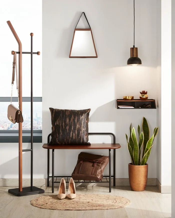 Perchero Magali acero negro y contrachapado de roble 172 cm en Negro - Percheros y colgadores, Uruguay | Kavehome, vista 2