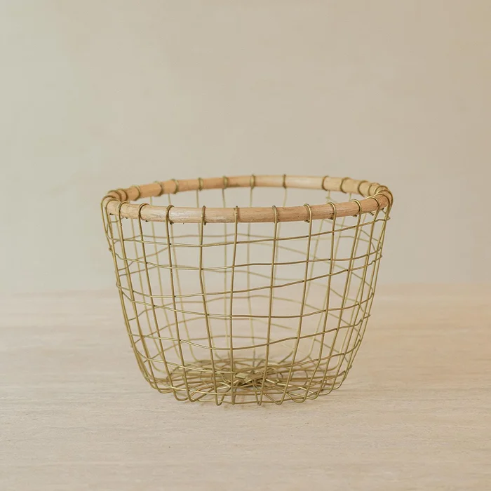 Canasto metal borde bamboo d25 en Dorado - Canastos, Uruguay | De Arcos