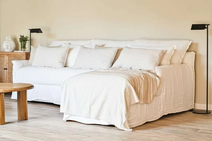 SILLON ALMA RINCONERO - LINO BLANCO en Blanco - Sillones y sofás, Uruguay | La Iberica
