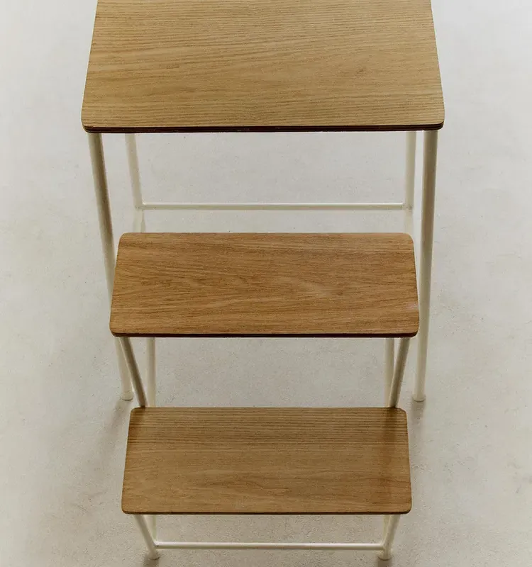 TABURETE ESCALERA TRES PELDAÑOS MADERA Y HIERRO - Aparadores y recibidores, Uruguay | Zara Home