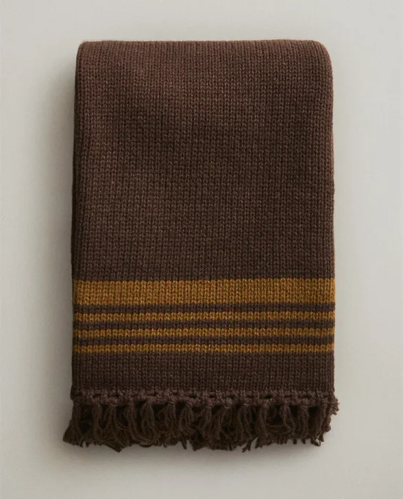 MANTA PUNTO FLECOS en Marrón - Textiles, Uruguay | Zara Home